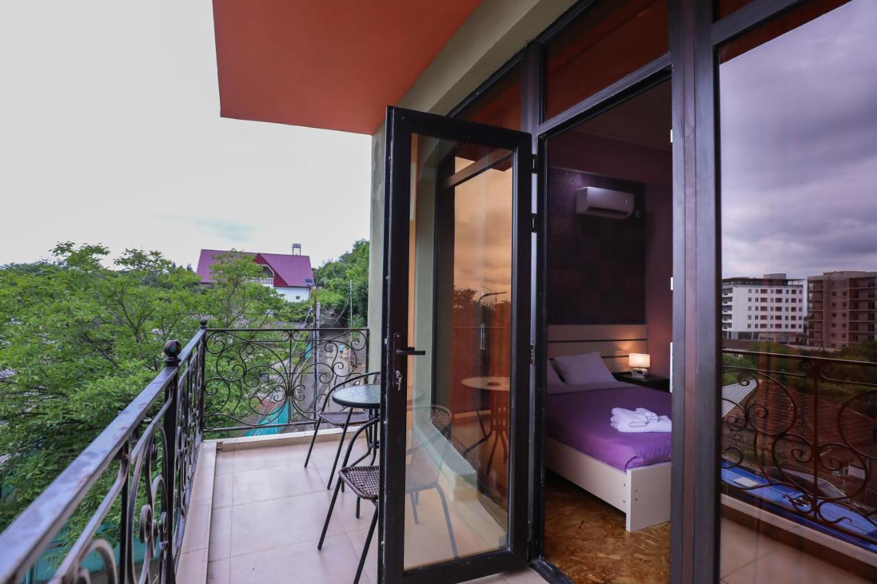 Hotel Sagu Kutaisi Ngoại thất bức ảnh
